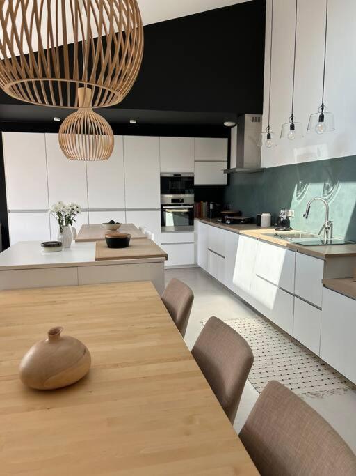 Belle Maison Contemporaine Ampus Exterior photo