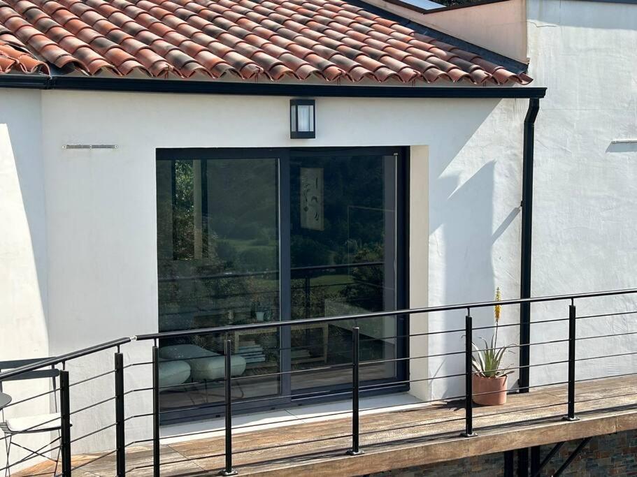 Belle Maison Contemporaine Ampus Exterior photo